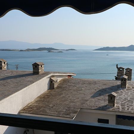 Ferienwohnung House With Marvelous View Ouranoupoli Exterior foto